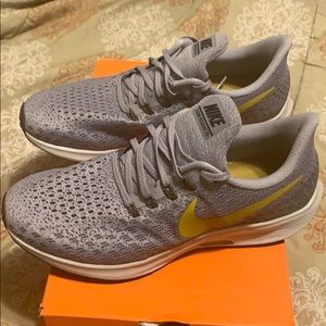 Women’s Running Shoes